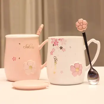 Japonų Kūrybos Cherry Blossom keramikinis Puodelis su Dangteliu Karščiui atsparios Taurės Home Office Mergina Mielas Puodelis Kavos Puodelius ir Taures