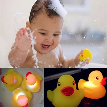 1pc Kūdikių Vonios Žaislai LED Mirksi Lempos Antis Žaislų Spalvotų Guminių Auto Spalva Keičiasi Vaikai, Vaikų, Vonios kambarys Plaukimas Vandens Žaislas